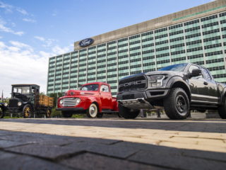 100 de ani de pick-up-uri Ford